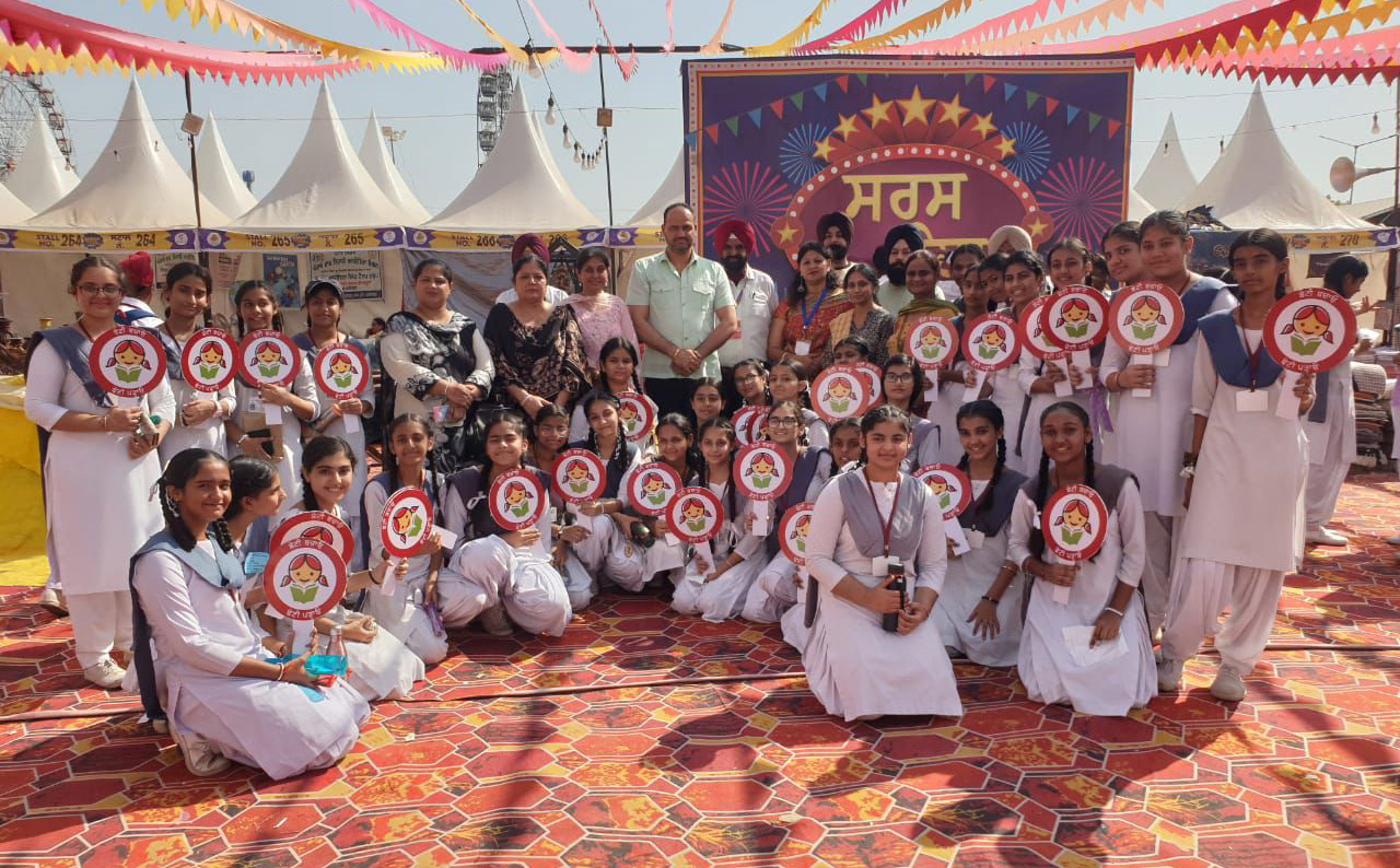 Visit of Saras Mela by Vineet Verma, member of Punjab State Traders Commission